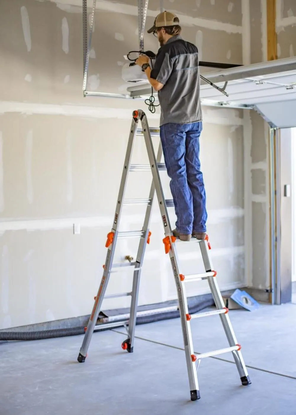 Little Giant Ladders Velocity Model 17 300 lb Rated Type-1A Multi-Use Ladder